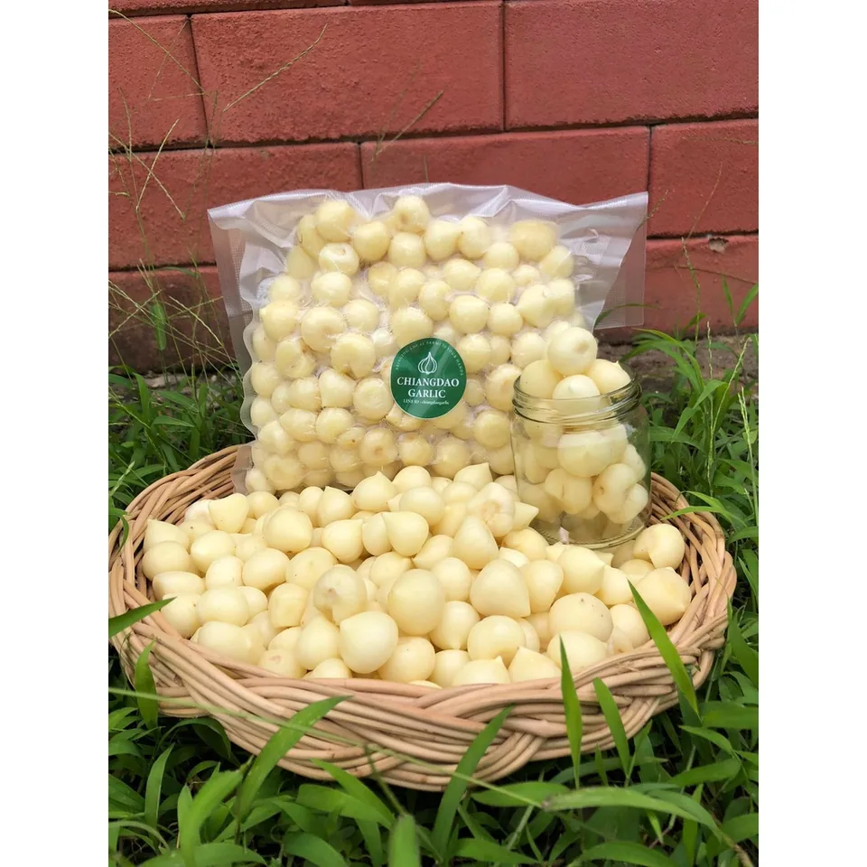 Peeled solo garlic